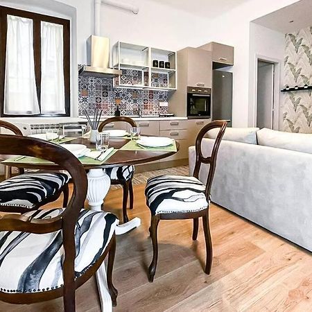 Apartamento Luxury Stazione Centrale Elegante Loft Trieste Exterior foto