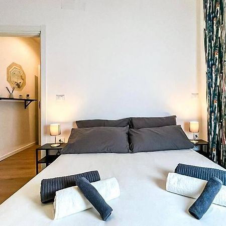 Apartamento Luxury Stazione Centrale Elegante Loft Trieste Exterior foto