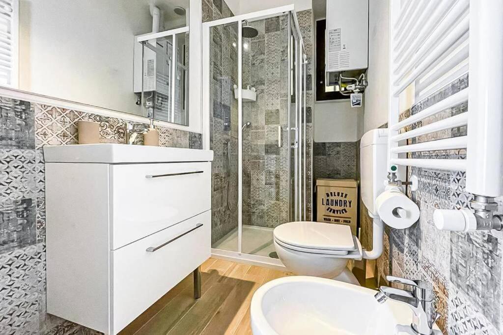 Apartamento Luxury Stazione Centrale Elegante Loft Trieste Exterior foto